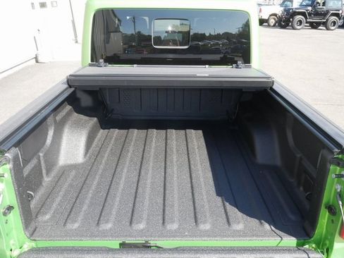 New 2025 Jeep Gladiator High Tide image 11