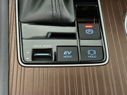 Certified 2024 Toyota Sienna XLE w/ XLE Plus Package AWD/4WD image 13
