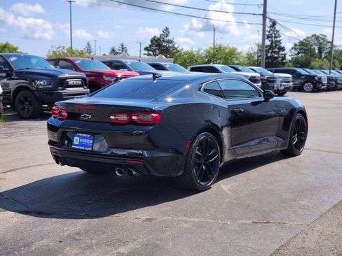 Used 2022 Chevrolet Camaro LT RWD image 5