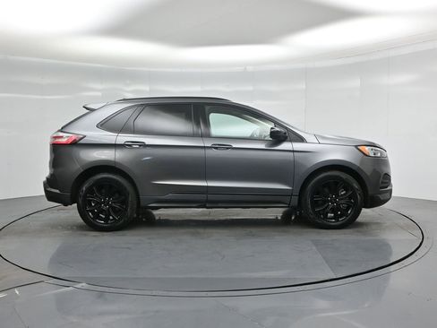 Certified 2022 Ford Edge SE w/ Black Appearance Package image 26