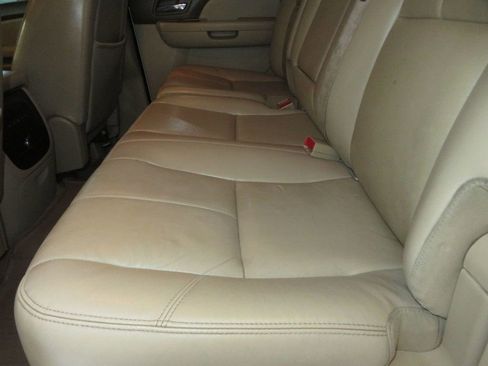 Used 2008 GMC Sierra 2500 SLT w/ EZ-Lift Tailgate Package RWD image 27