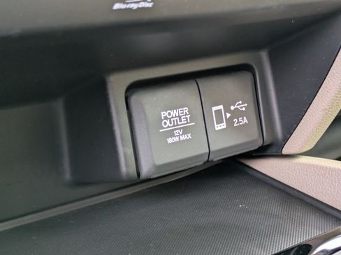 Used 2022 Honda Pilot Touring image 32