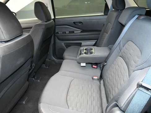 Used 2025 Nissan Pathfinder SV AWD/4WD image 19