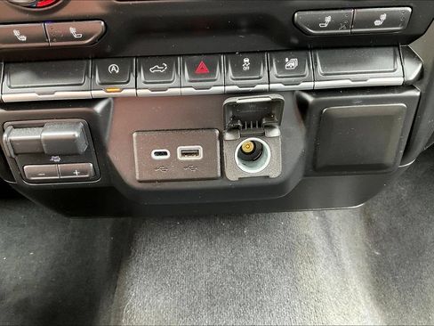 Used 2019 Chevrolet Silverado 1500 RST w/ True North Edition AWD/4WD image 15