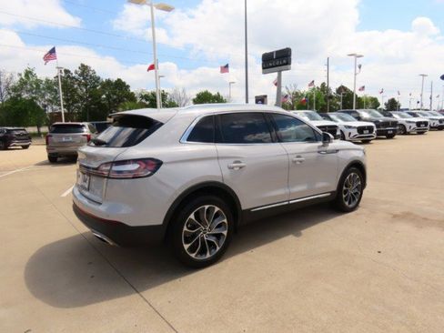 Certified 2023 Lincoln Nautilus Reserve w/ Luxury Package image 9