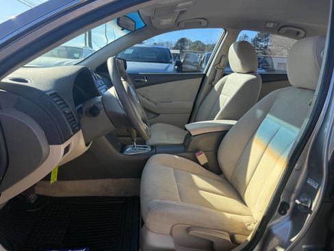 Used 2011 Nissan Altima 2.5 S image 10