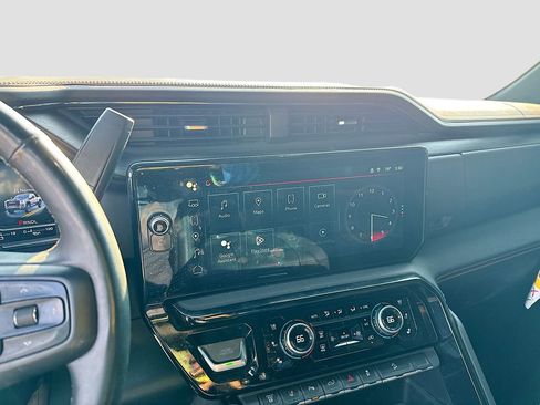 Used 2024 GMC Sierra 2500 AT4 w/ AT4 Premium Plus Package image 15