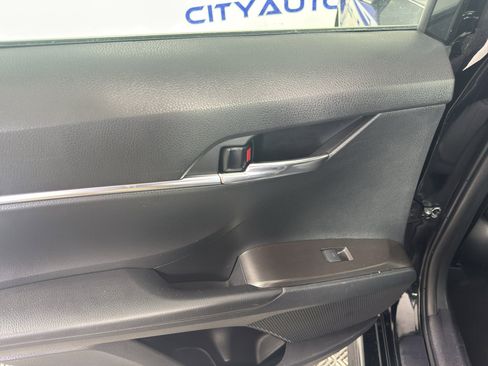 Used 2024 Toyota Camry SE FWD image 31
