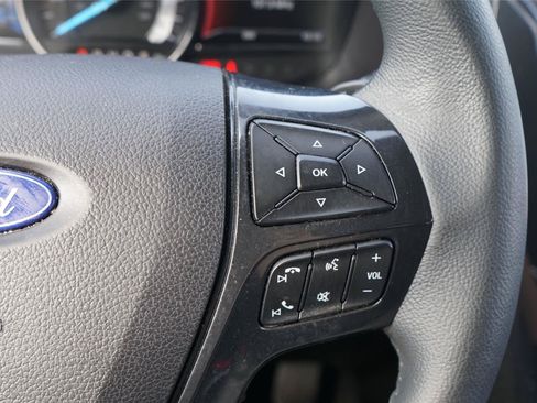 Used 2017 Ford Explorer XLT w/ Equipment Group 202A FWD image 16
