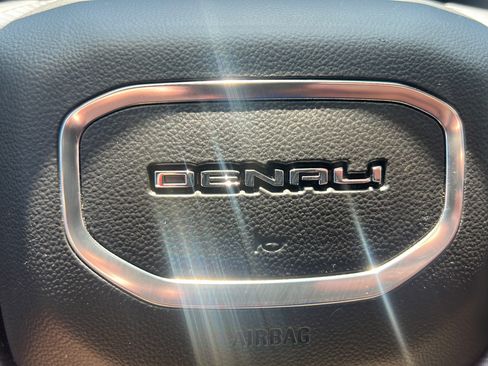Used 2022 GMC Sierra 1500 Denali Ultimate AWD/4WD image 37