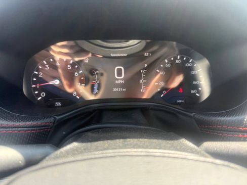 Used 2025 Jeep Compass Trailhawk AWD/4WD image 24