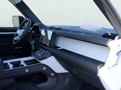 New 2025 Land Rover Defender 110 S AWD/4WD image 10