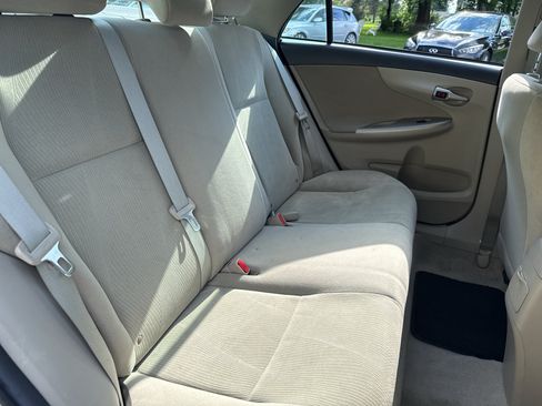 Used 2013 Toyota Corolla LE FWD image 25