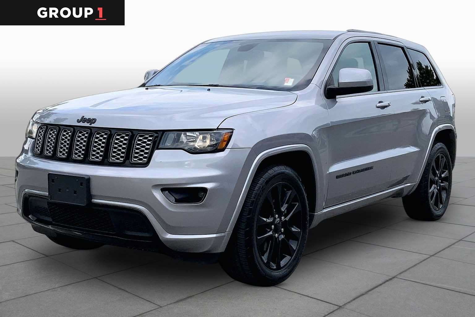 Used 2018 Jeep Grand Cherokee Altitude RWD image 1