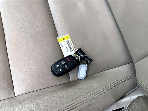 Used 2021 Jeep Grand Cherokee Limited image 31