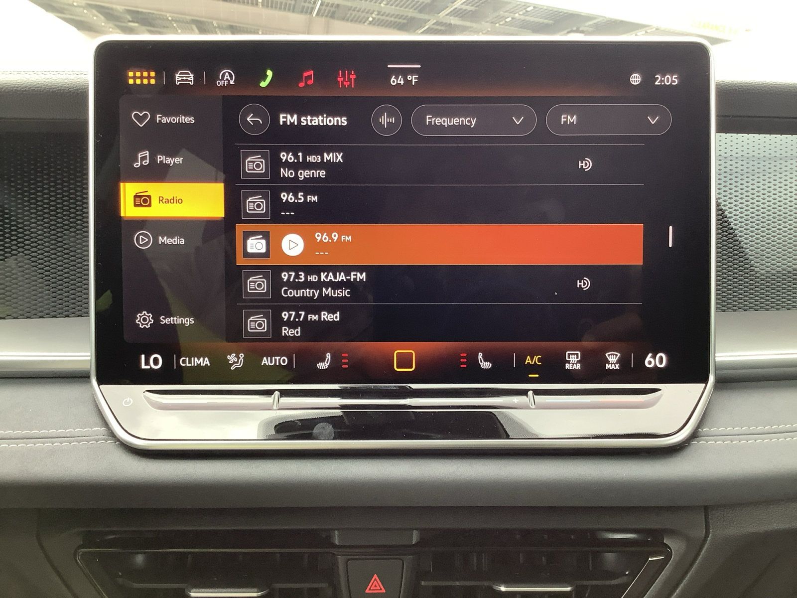 New 2026 Volkswagen Tiguan SE FWD image 16