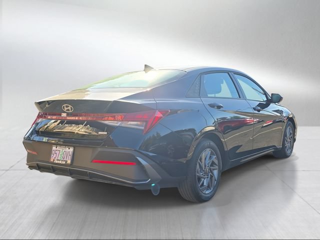 Certified 2025 Hyundai Elantra Hybrid FWD image 3
