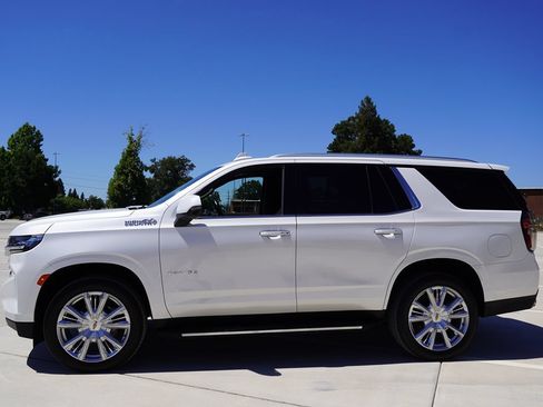 Used 2023 Chevrolet Tahoe High Country AWD/4WD image 3