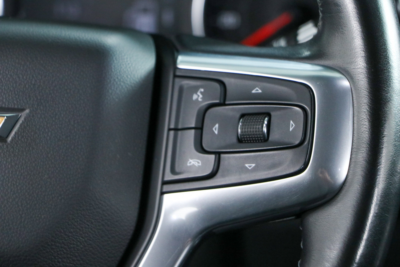 Used 2020 Chevrolet Blazer LT FWD image 14