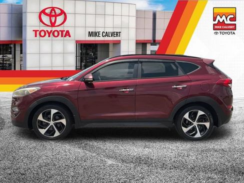 Used 2016 Hyundai Tucson Limited w/ Option Group 03 FWD image 2