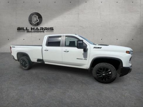 Used 2025 Chevrolet Silverado 2500 LT w/ Trail Boss Package image 4