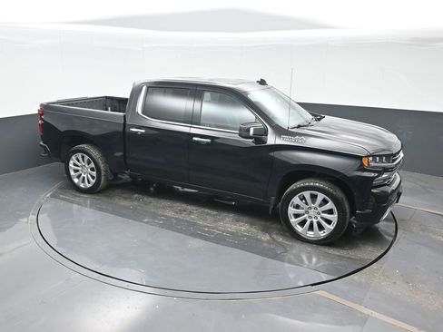 Used 2020 Chevrolet Silverado 1500 High Country w/ Technology Package image 32