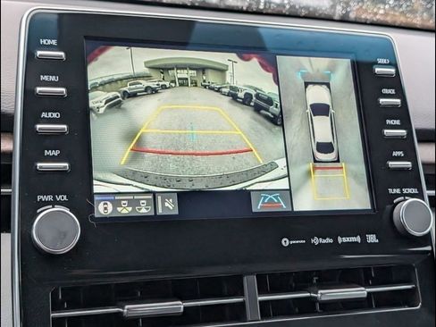 Used 2022 Toyota Avalon Limited image 19