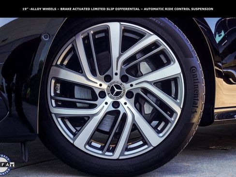 Used 2024 Mercedes-Benz E 350 4MATIC Sedan image 3