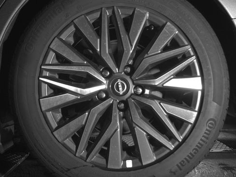 Used 2025 Nissan Altima 2.5 SV image 14