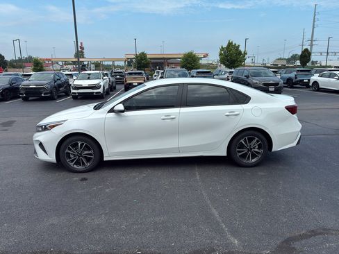 Used 2024 Kia Forte LXS FWD image 4