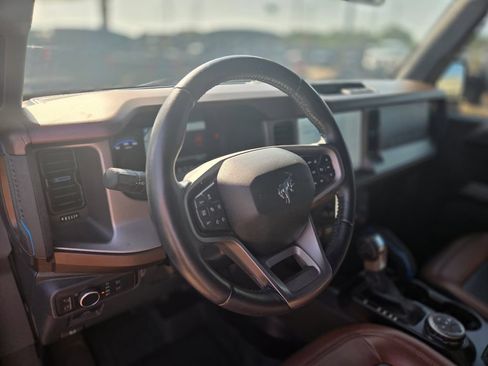 Used 2022 Ford Bronco Outer Banks AWD/4WD image 15