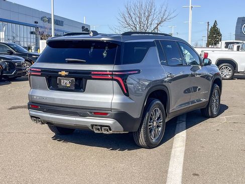 New 2026 Chevrolet Traverse LT w/ Enhanced Driving Package image 4