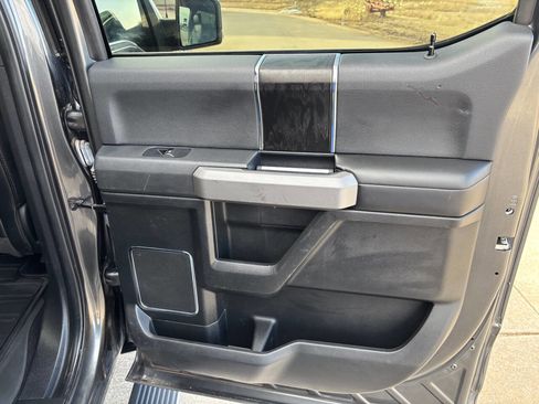 Used 2019 Ford F150 Platinum w/ Equipment Group 701A Luxury image 23