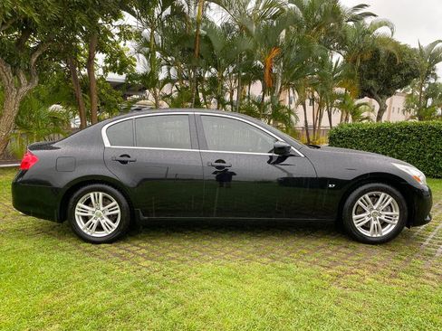 Used 2015 INFINITI Q40 w/ Navigation Package image 8