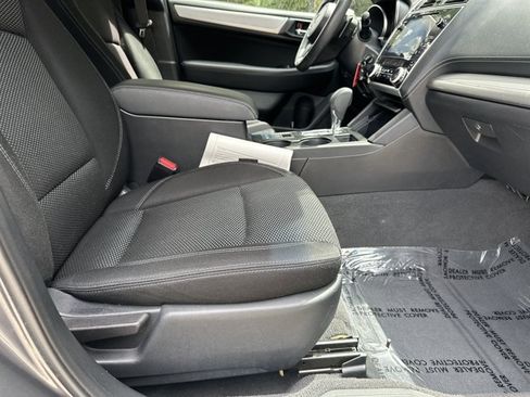Used 2018 Subaru Outback 2.5i Premium AWD/4WD image 16