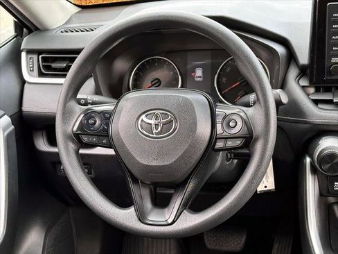 Used 2019 Toyota RAV4 LE image 18