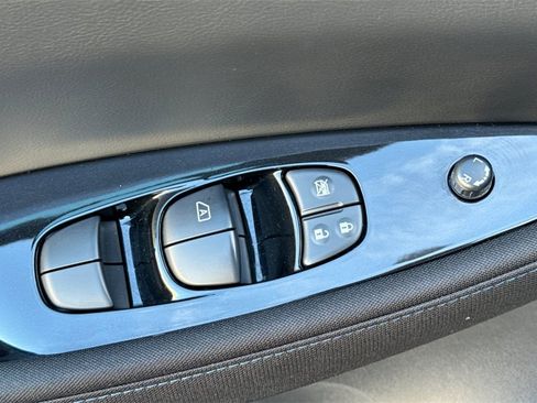 Used 2020 Nissan Leaf SV w/ SV Technology Package image 15