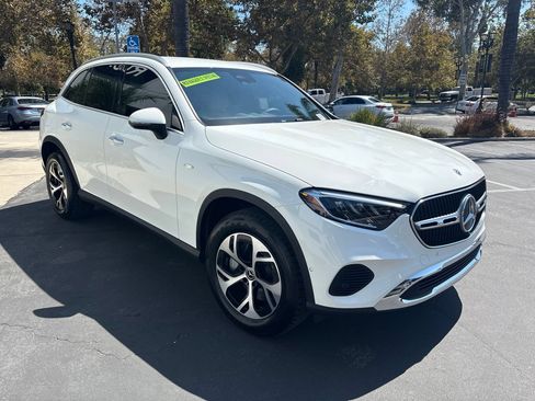Used 2025 Mercedes-Benz GLC 350e 4MATIC image 3