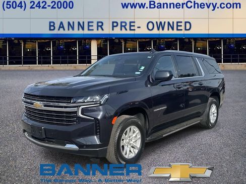 Certified 2024 Chevrolet Suburban LT RWD image 2