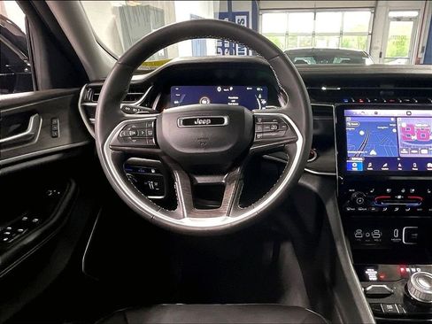 Used 2023 Jeep Grand Cherokee 4WD 4xe w/ Luxury Tech Group II image 17