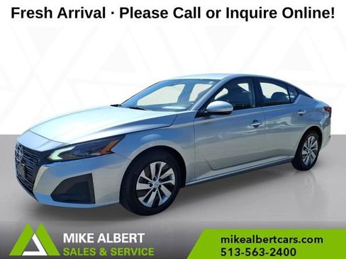 Used 2023 Nissan Altima 2.5 S FWD image 3