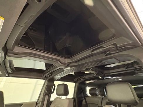 Used 2025 GMC Hummer EV 2X image 47