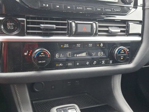 Used 2025 Nissan Pathfinder SL AWD/4WD image 15