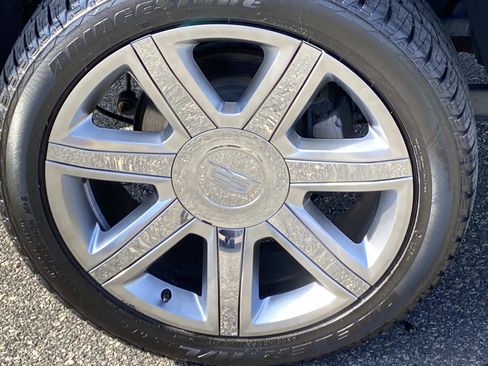 Used 2017 Cadillac Escalade ESV Premium Luxury AWD/4WD image 28