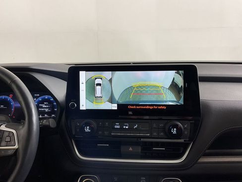 Used 2024 Toyota Grand Highlander Platinum image 32