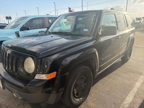 Used 2016 Jeep Patriot Sport w/ Power Value Group FWD image 4