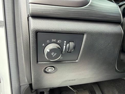 Used 2021 Jeep Grand Cherokee Freedom Edition AWD/4WD image 24