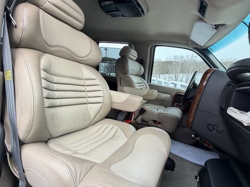 Used 2005 GMC TopKick C4500 4x4 Crew Cab image 47