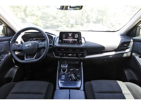 Used 2026 Nissan Rogue SV FWD image 7