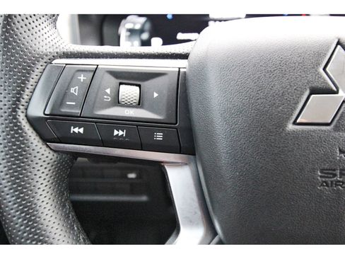 Used 2023 Mitsubishi Outlander SEL FWD image 19